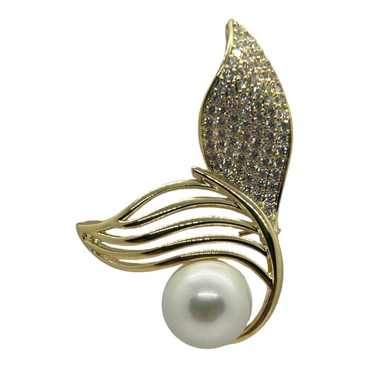 Gold leaf pearl brooch