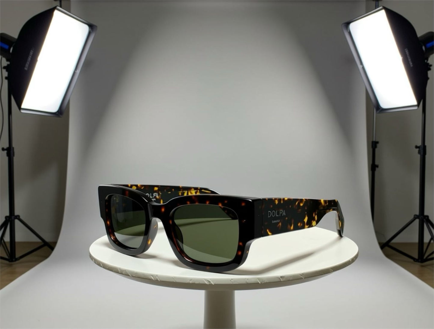 Luxury with Dolpa London Black/Tortoise sunglasses
